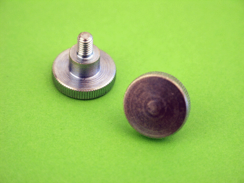 Screw M4x6 knurled metal - silver
